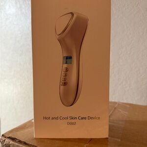 Hot and Cool Skin Care Device D002 - Gold
